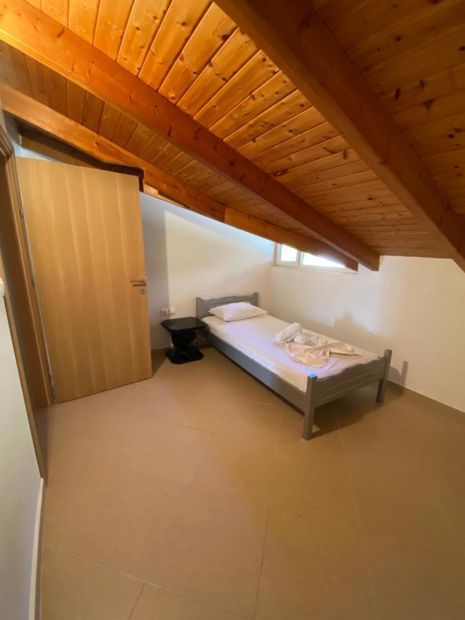 L.T. Apartment 5Th Street Sarandë エクステリア 写真