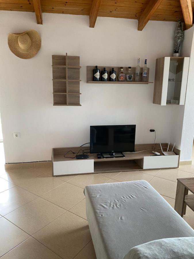 L.T. Apartment 5Th Street Sarandë エクステリア 写真