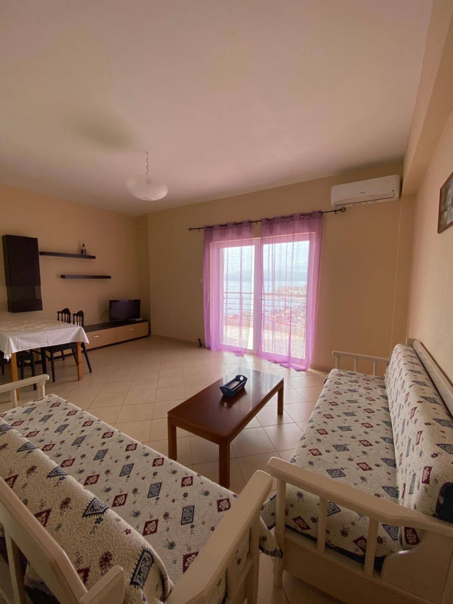 L.T. Apartment 5Th Street Sarandë エクステリア 写真