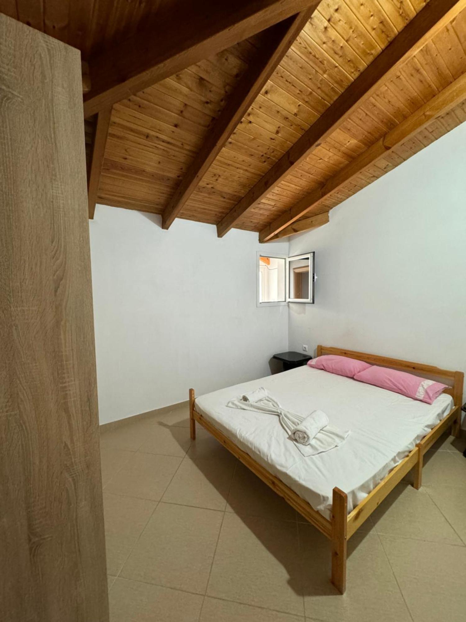L.T. Apartment 5Th Street Sarandë エクステリア 写真