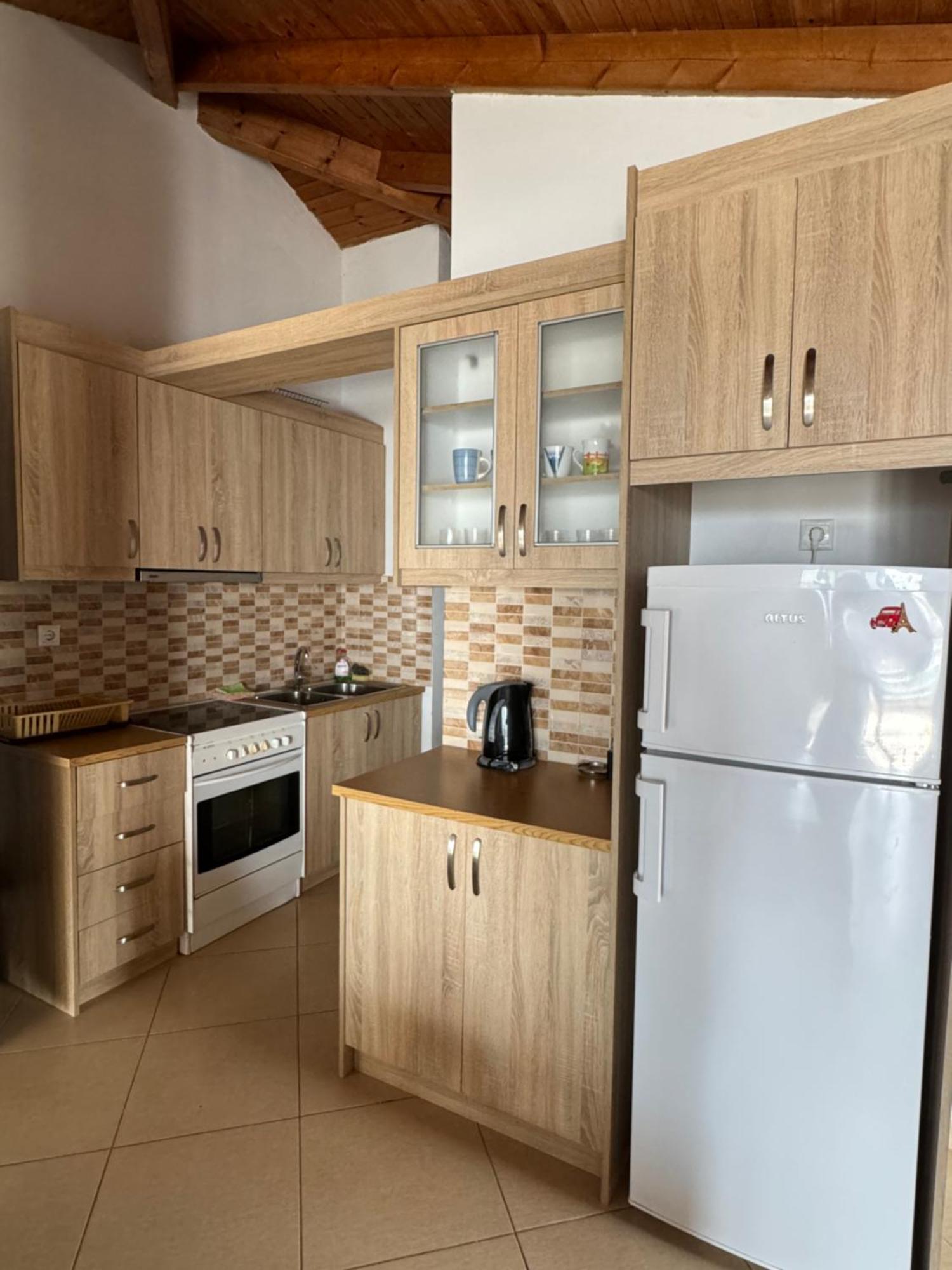 L.T. Apartment 5Th Street Sarandë エクステリア 写真